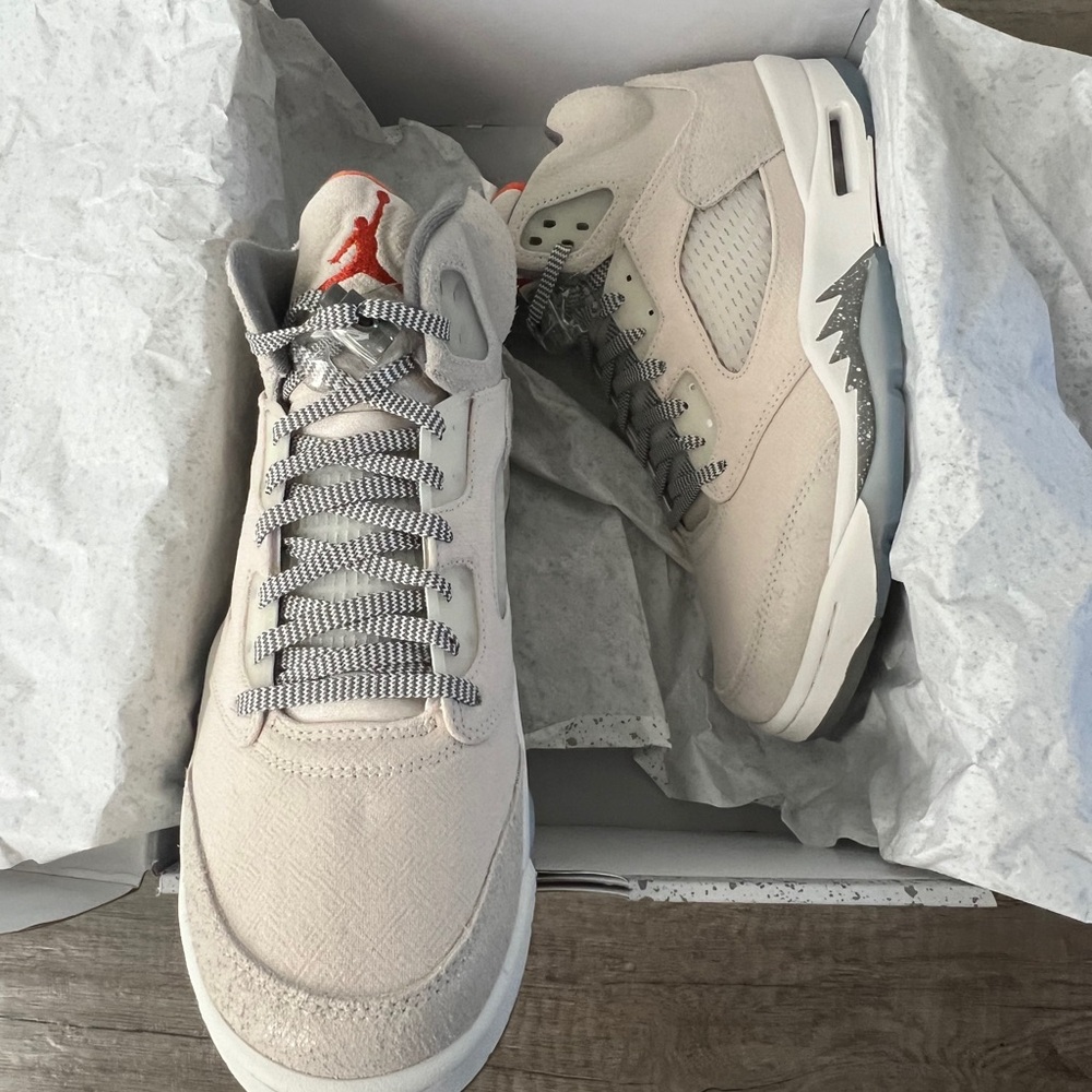 Nike Air Jordan 5
Retro SE Craft
NEW - In Box
Never Worn - Picture 4 of 5